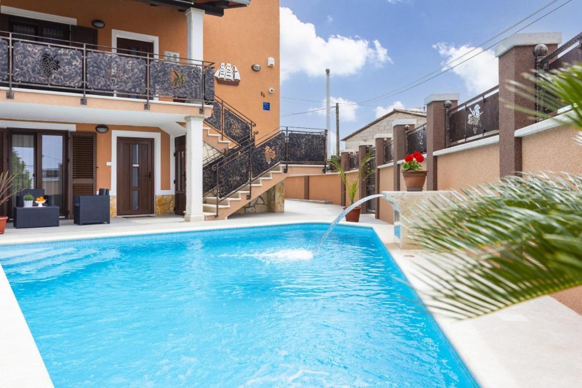 Villa Vita In Porec - Haus Fuer 6-8 Personen Kaštelir 외부 사진