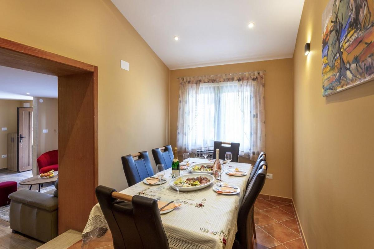 Villa Vita In Porec - Haus Fuer 6-8 Personen Kaštelir 외부 사진