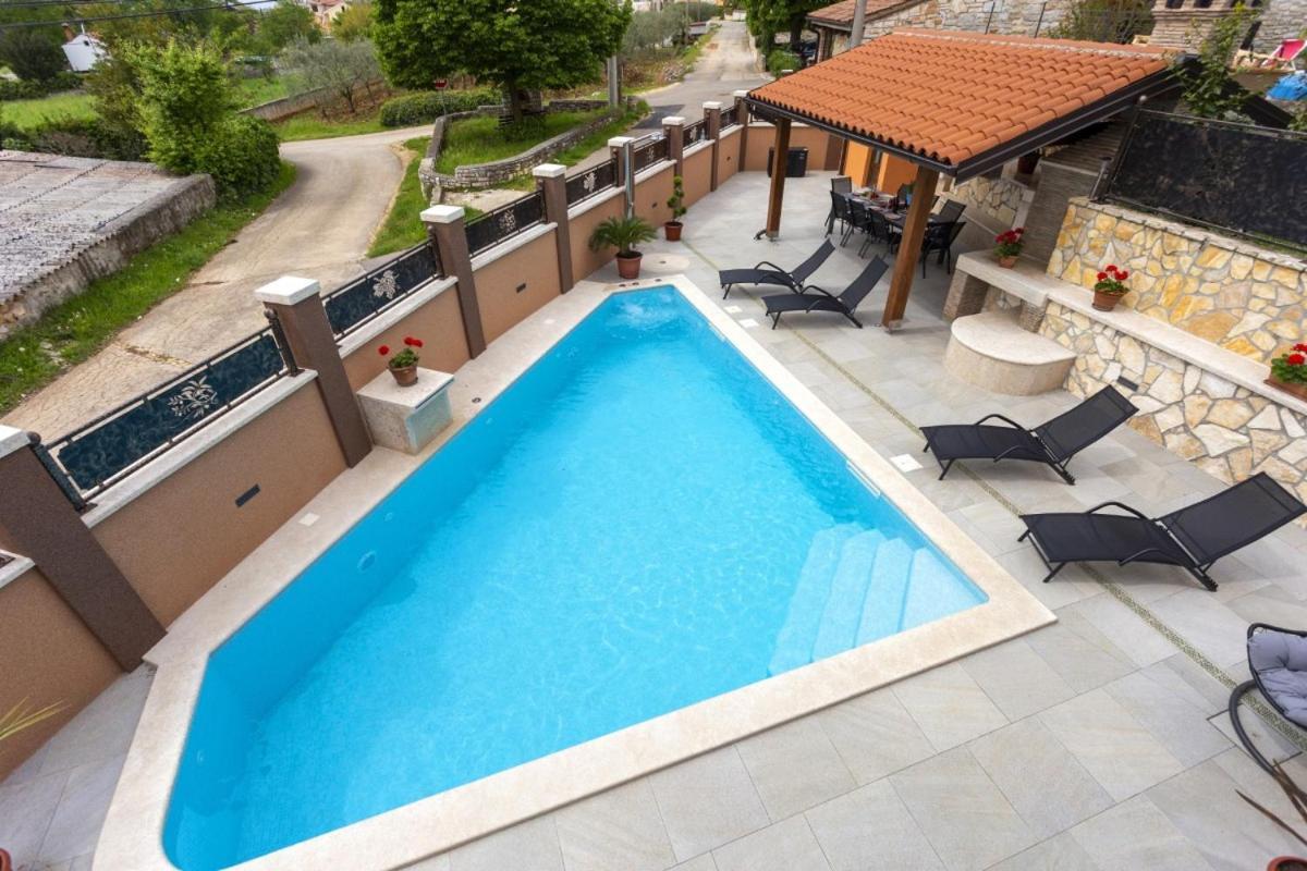 Villa Vita In Porec - Haus Fuer 6-8 Personen Kaštelir 외부 사진