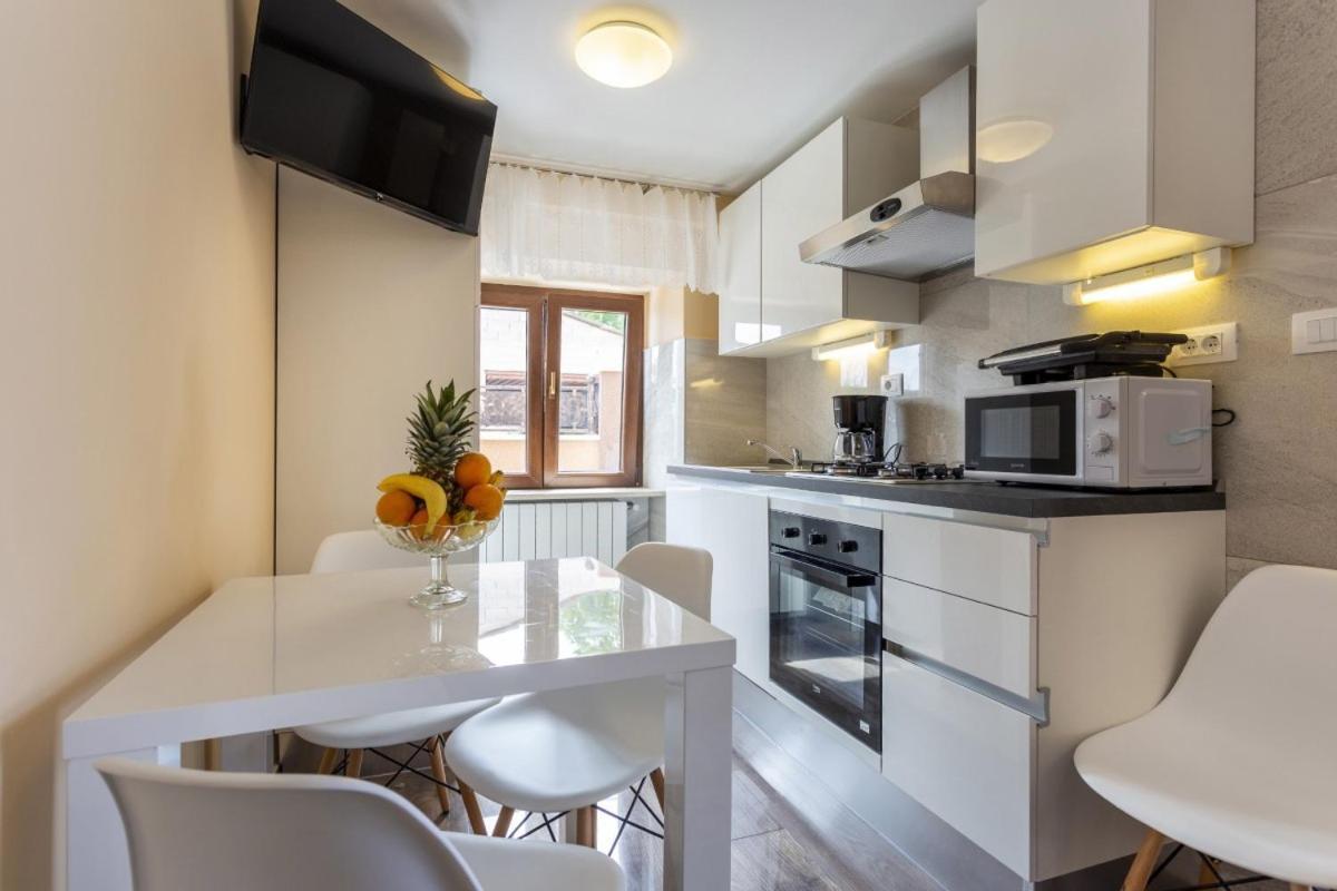 Villa Vita In Porec - Haus Fuer 6-8 Personen Kaštelir 외부 사진
