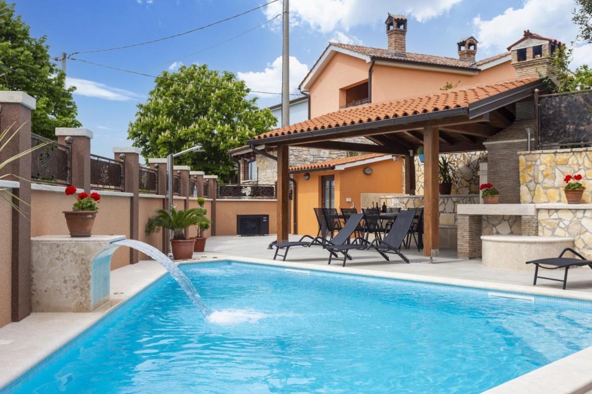 Villa Vita In Porec - Haus Fuer 6-8 Personen Kaštelir 외부 사진