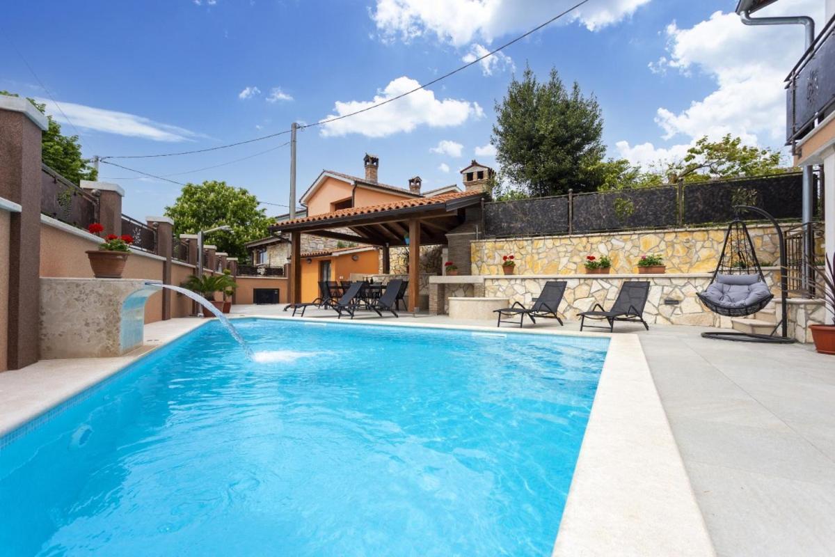 Villa Vita In Porec - Haus Fuer 6-8 Personen Kaštelir 외부 사진