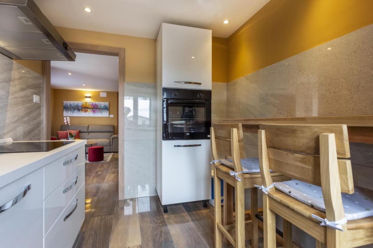 Villa Vita In Porec - Haus Fuer 6-8 Personen Kaštelir 외부 사진