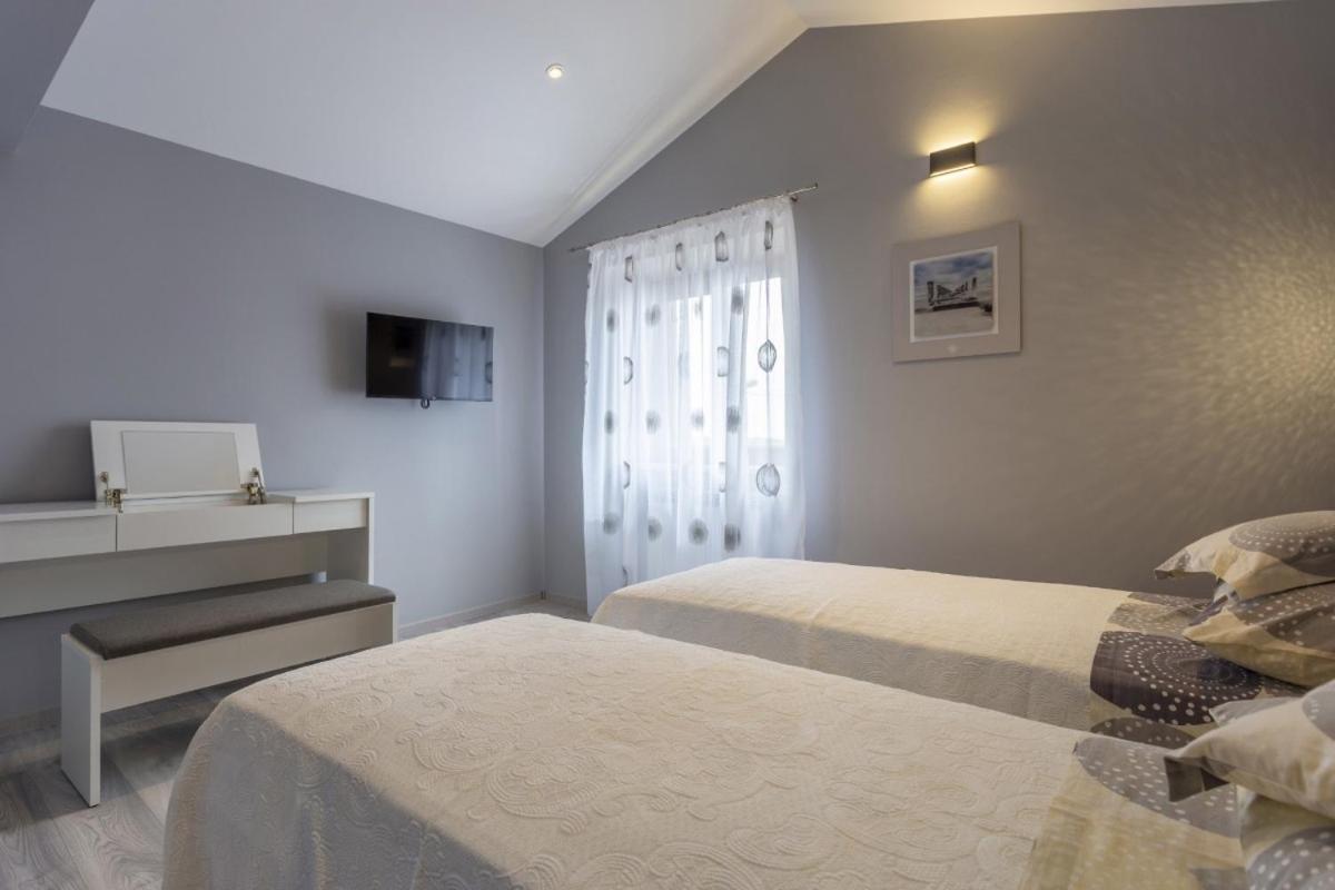 Villa Vita In Porec - Haus Fuer 6-8 Personen Kaštelir 외부 사진